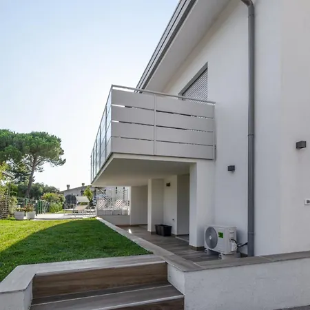 Apartman Trendy Flat With Shared Pool And Terrace Bibione