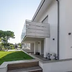 Apartment Trendy Flat With Shared Pool And Terrace Bibione