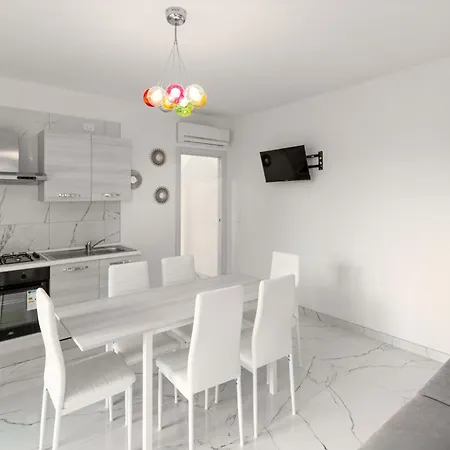 Trendy Flat With Shared Pool And Terrace Lejlighed